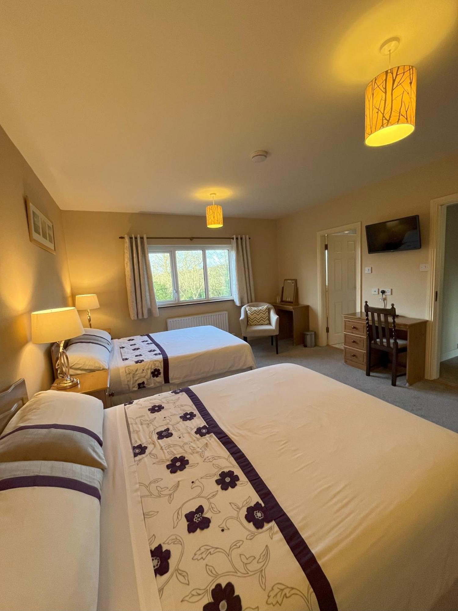 Pk Lodge Bed And Breakfast Skibbereen Bagian luar foto