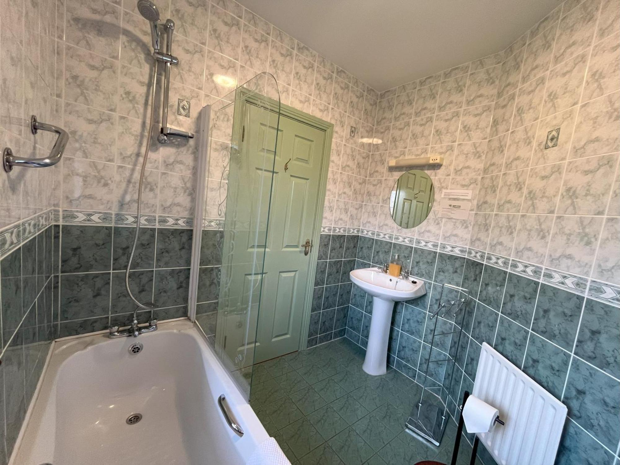 Pk Lodge Bed And Breakfast Skibbereen Bagian luar foto